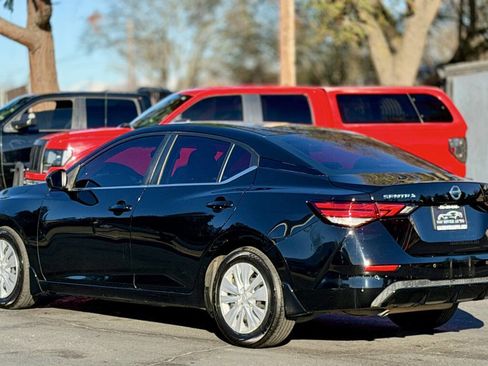 Used 2021 Nissan Sentra S image 4