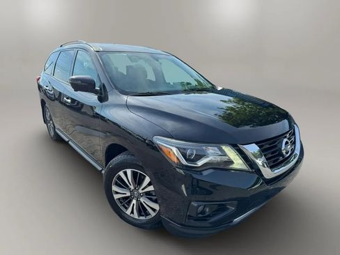 Used 2017 Nissan Pathfinder SL w/ SL Premium Package FWD image 2