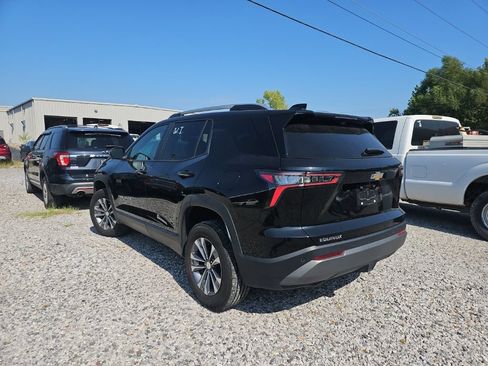 Used 2025 Chevrolet Equinox LT w/ Convenience Package II FWD image 2