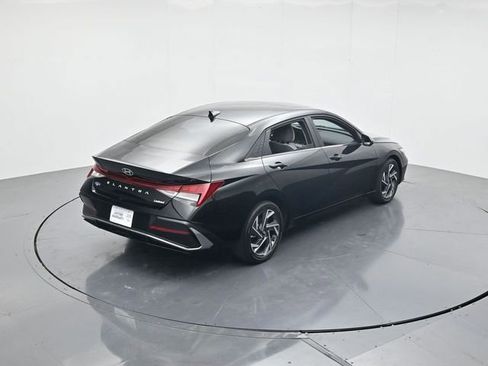 Used 2025 Hyundai Elantra Limited FWD image 37