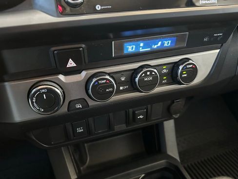 Used 2022 Toyota Tacoma SR image 25