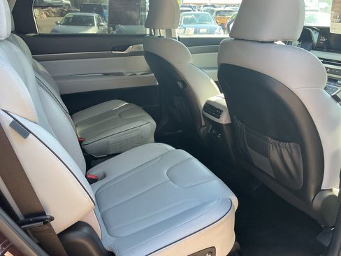 Used 2024 Hyundai Palisade SEL w/ Premium Package AWD/4WD image 16