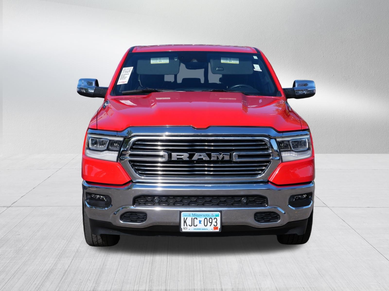Used 2023 RAM 1500 Laramie AWD/4WD image 2