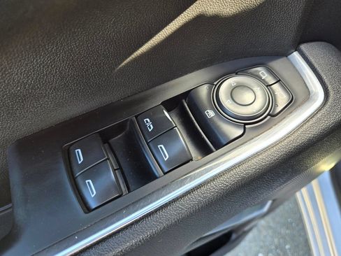 Used 2022 Chevrolet Silverado 1500 LT RWD image 14