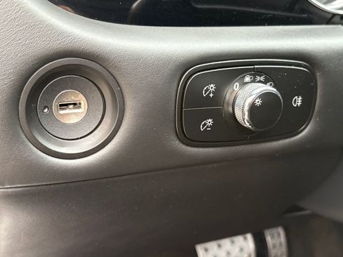 Used 2017 Bentley Continental GT image 18