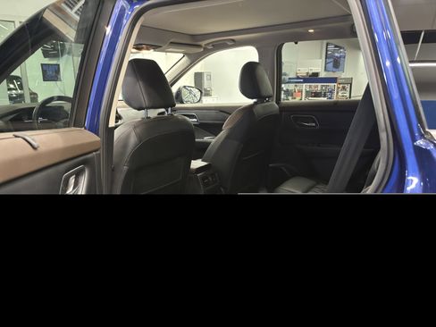 Used 2021 Nissan Rogue Platinum image 13