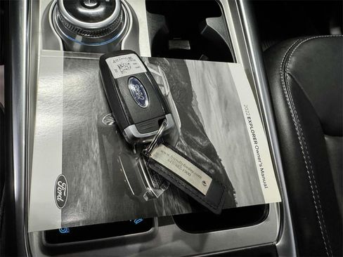 Used 2022 Ford Explorer XLT w/ Equipment Group 202A image 34