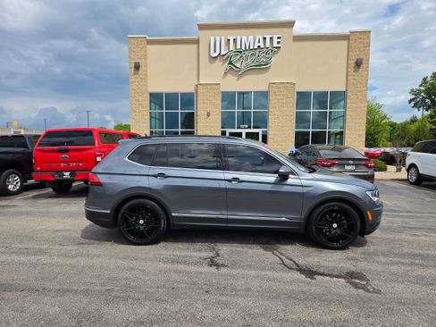 Used 2020 Volkswagen Tiguan SE w/ Panoramic Sunroof Package AWD/4WD image 1