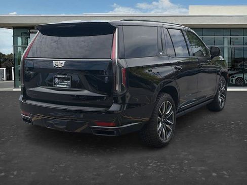 Used 2022 Cadillac Escalade Sport Platinum AWD/4WD image 7