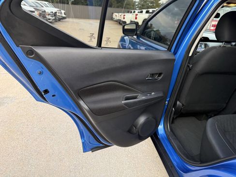 Used 2022 Nissan Kicks SV FWD image 14