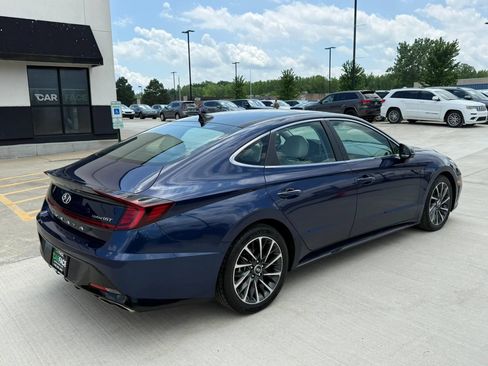 Used 2022 Hyundai Sonata Limited w/ Preferred Accessory Package FWD image 14