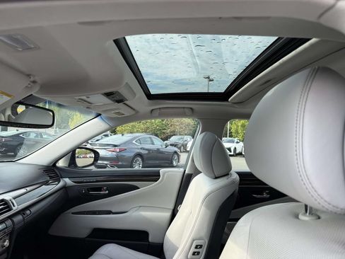Used 2017 Lexus LS 460 AWD w/ Comfort Package image 20