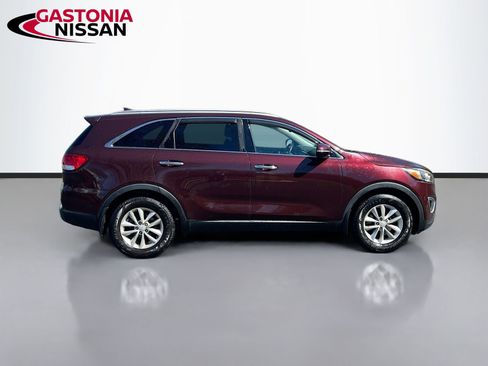 Used 2018 Kia Sorento LX image 10