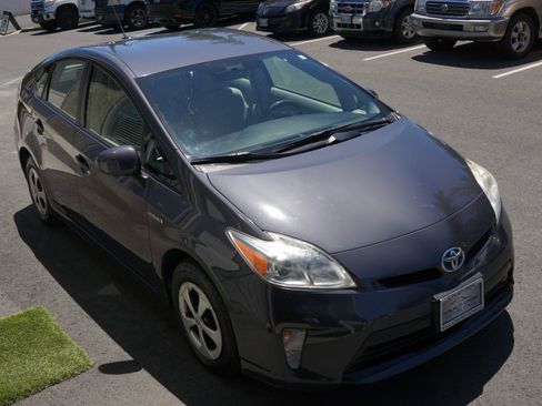 Used 2013 Toyota Prius Three FWD image 8