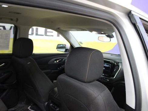Used 2019 Chevrolet Traverse LT w/ LPO, Midnight Edition AWD/4WD image 10