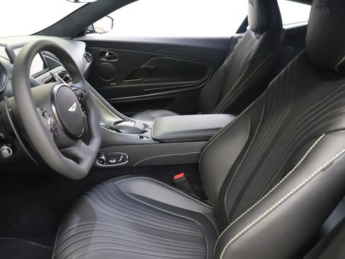 Used 2020 Aston Martin DB11 AMR RWD image 16