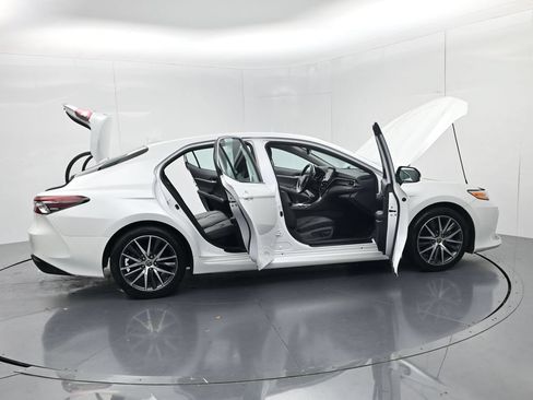 Used 2022 Toyota Camry XLE w/ Cold Weather Package FWD image 64