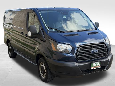 Used 2019 Ford Transit 250 130 Low Roof RWD image 3
