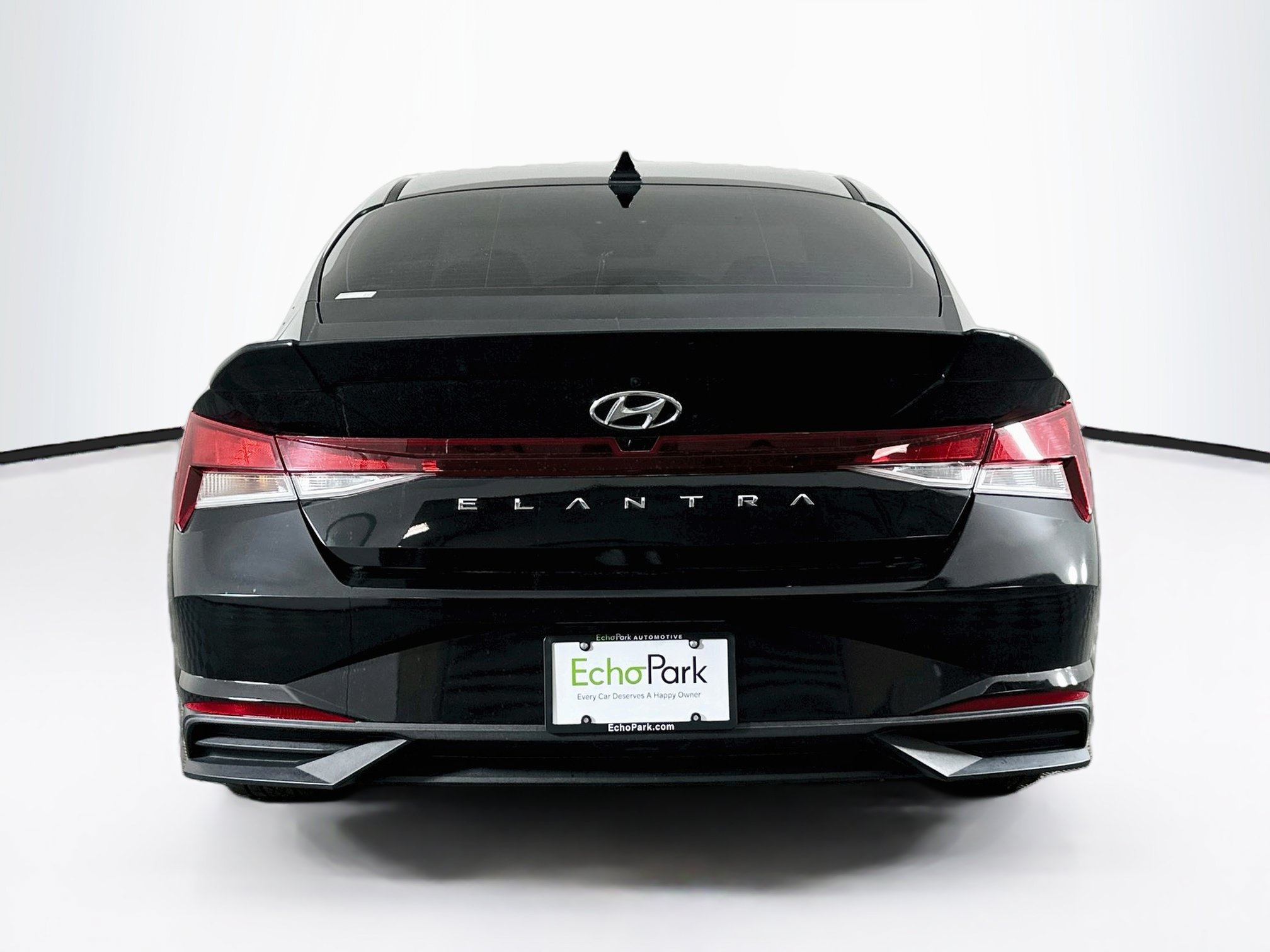 Used 2023 Hyundai Elantra SEL w/ Convenience Package FWD image 7