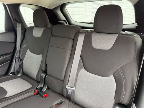 Used 2018 Jeep Cherokee Latitude image 18