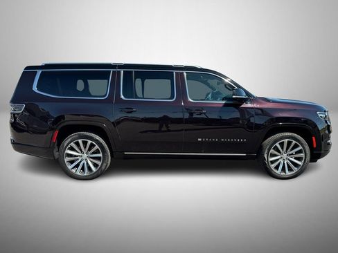 Used 2023 Jeep Grand Wagoneer L Series II AWD/4WD image 5