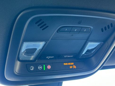 Certified 2023 Chevrolet Traverse LT image 19