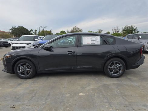 New 2025 Kia K4 LXS image 5