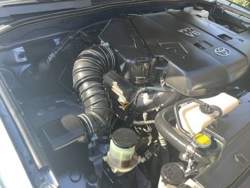 Used 2005 Toyota 4Runner Limited AWD/4WD image 16