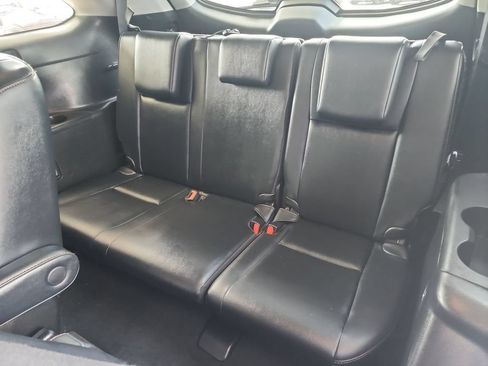 Used 2019 Toyota Highlander XLE AWD/4WD image 34