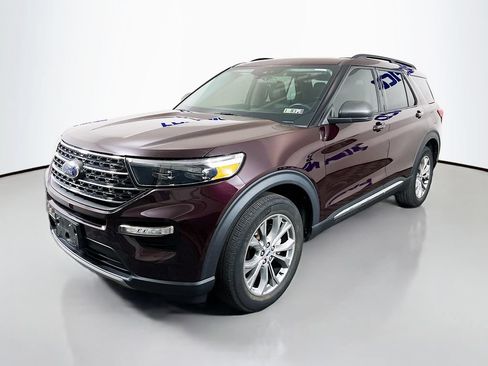 Certified 2023 Ford Explorer XLT w/ Equipment Group 202A AWD/4WD image 4