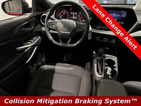 Used 2024 Chevrolet Trax RS w/ Driver Confidence Package image 4