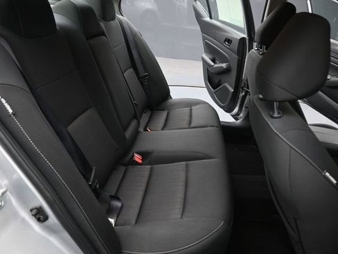 Used 2025 Nissan Altima 2.5 SV image 16