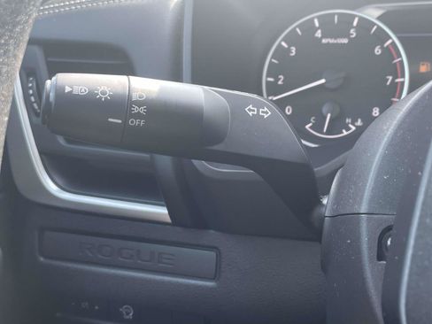 Used 2025 Nissan Rogue S AWD/4WD image 22