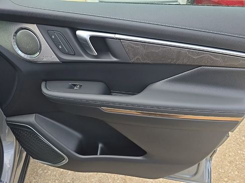 New 2026 Buick Enclave Avenir FWD image 9