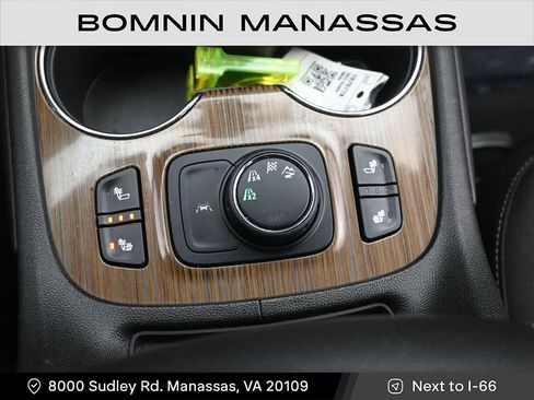 Used 2023 GMC Acadia SLE w/ Driver Convenience Package image 19