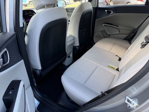 Used 2023 Kia Soul EX image 15