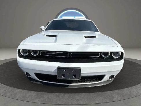 Used 2019 Dodge Challenger SXT w/ Driver Convenience Group RWD image 25