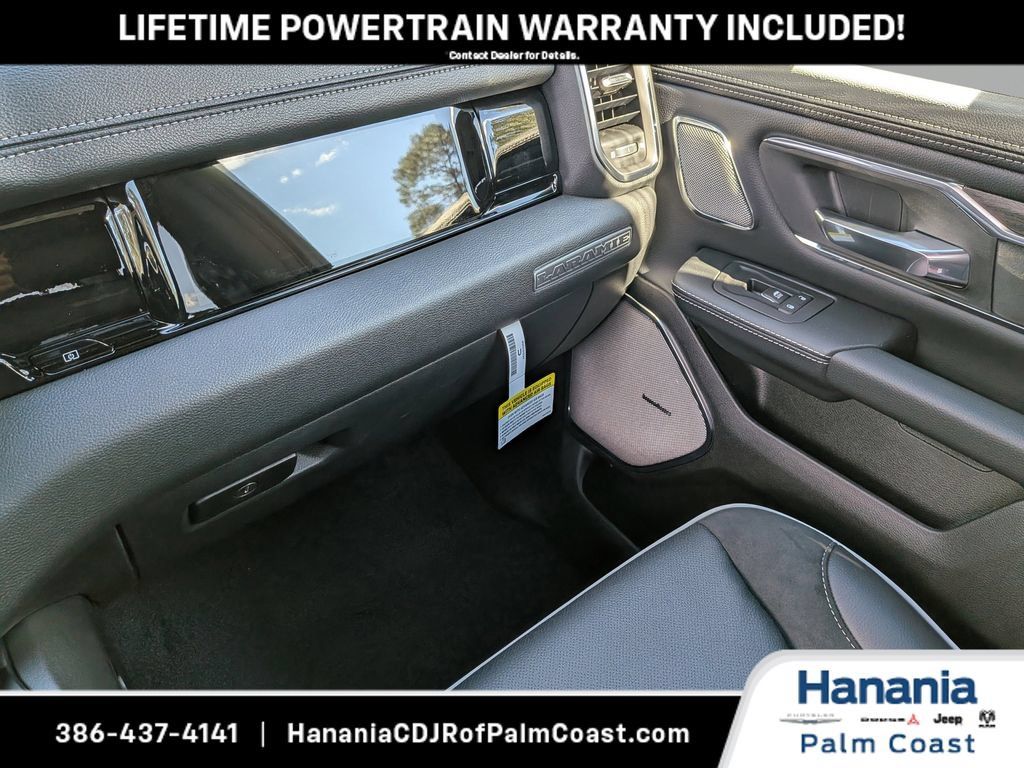 New 2026 RAM 1500 Laramie AWD/4WD image 18