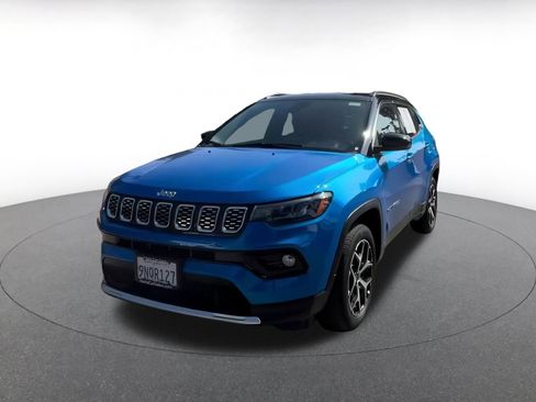 Used 2025 Jeep Compass Limited image 7