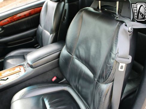 Used 2002 Lexus SC 430 Convertible image 16