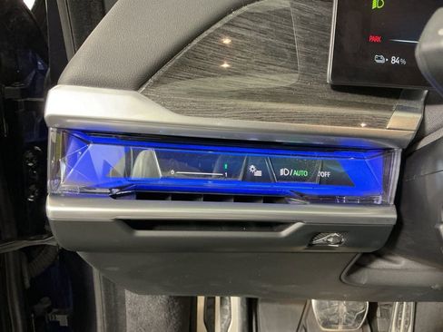 Certified 2024 BMW i7 xDrive60 image 19