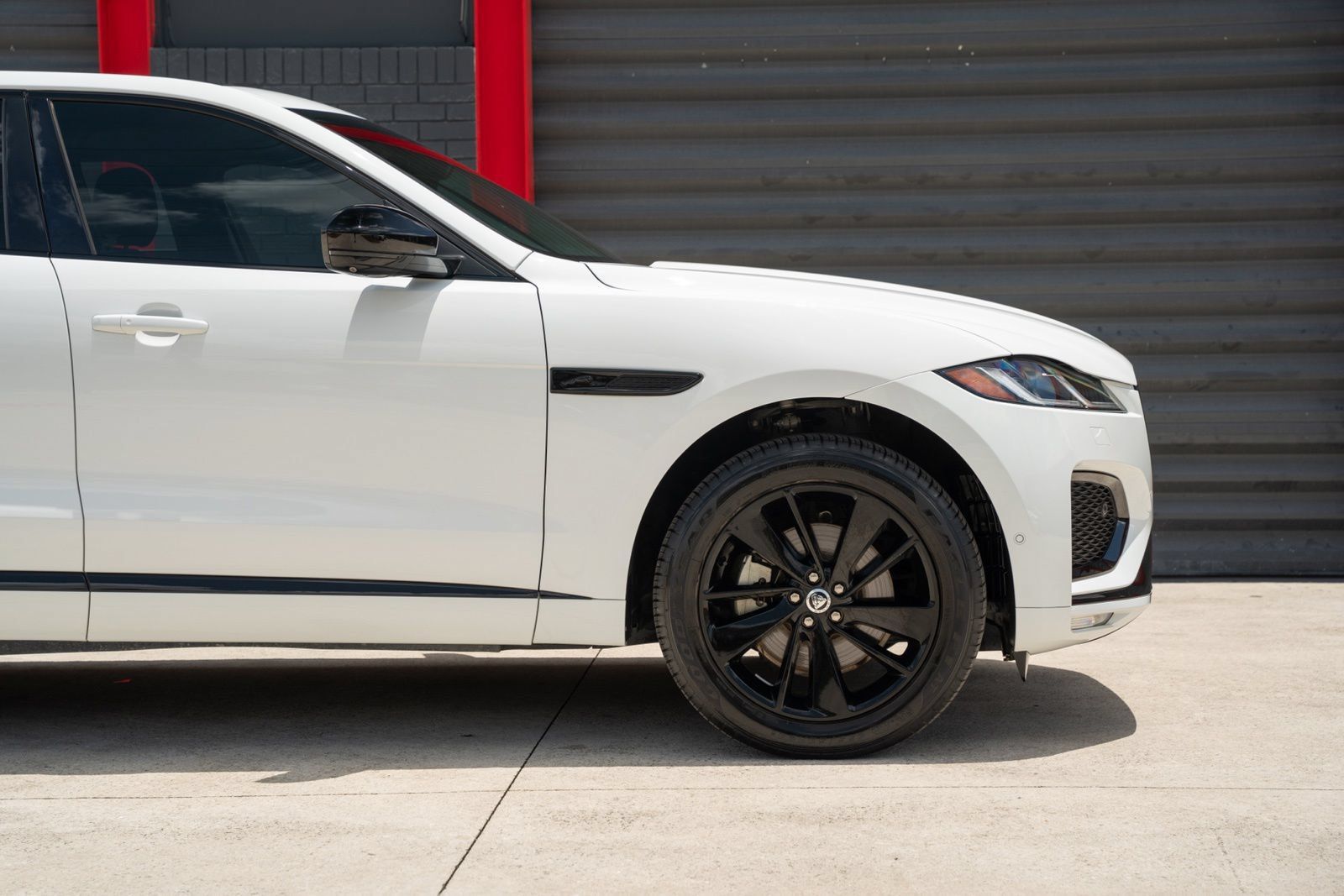 Used 2025 Jaguar F-PACE R-Dynamic S AWD/4WD image 2
