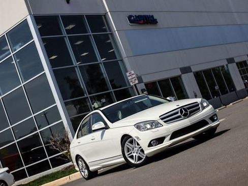 Used 2009 Mercedes-Benz C 350 Sport image 5