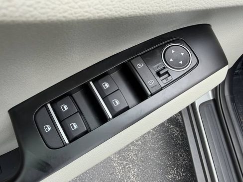 Certified 2025 Kia Soul EX FWD image 10
