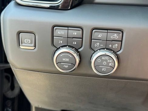 Used 2024 GMC Sierra 1500 AT4 w/ Technology Package AWD/4WD image 37