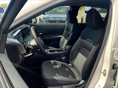 New 2026 Nissan Kicks SV image 15