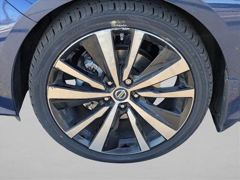 Used 2021 Nissan Altima 2.5 SR w/ SR Premium Package image 25