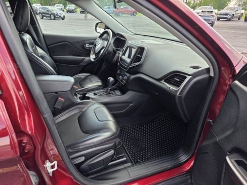 Used 2020 Jeep Cherokee Latitude Plus w/ Cold Weather Group FWD image 8