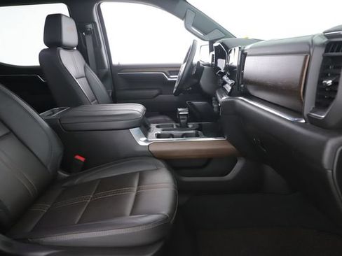 Used 2024 Chevrolet Silverado 1500 High Country AWD/4WD image 33
