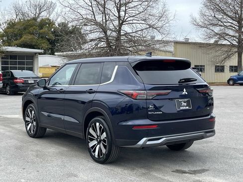 New 2026 Mitsubishi Outlander SE FWD image 3
